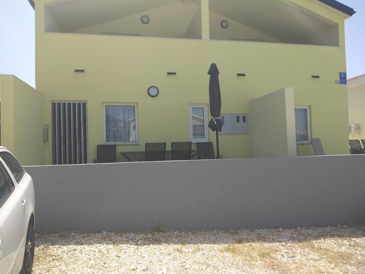Apartmani Verica Karlobag Luaran gambar