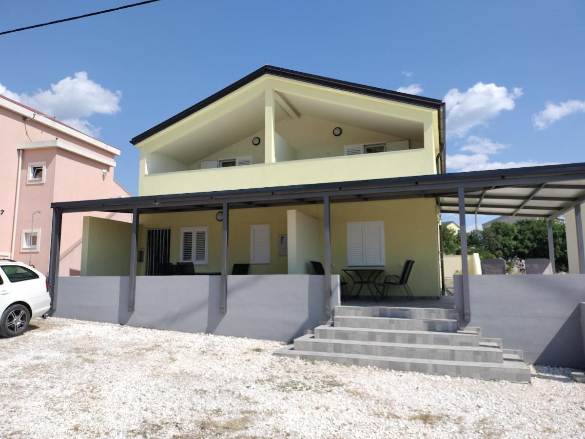 Apartmani Verica Karlobag Luaran gambar