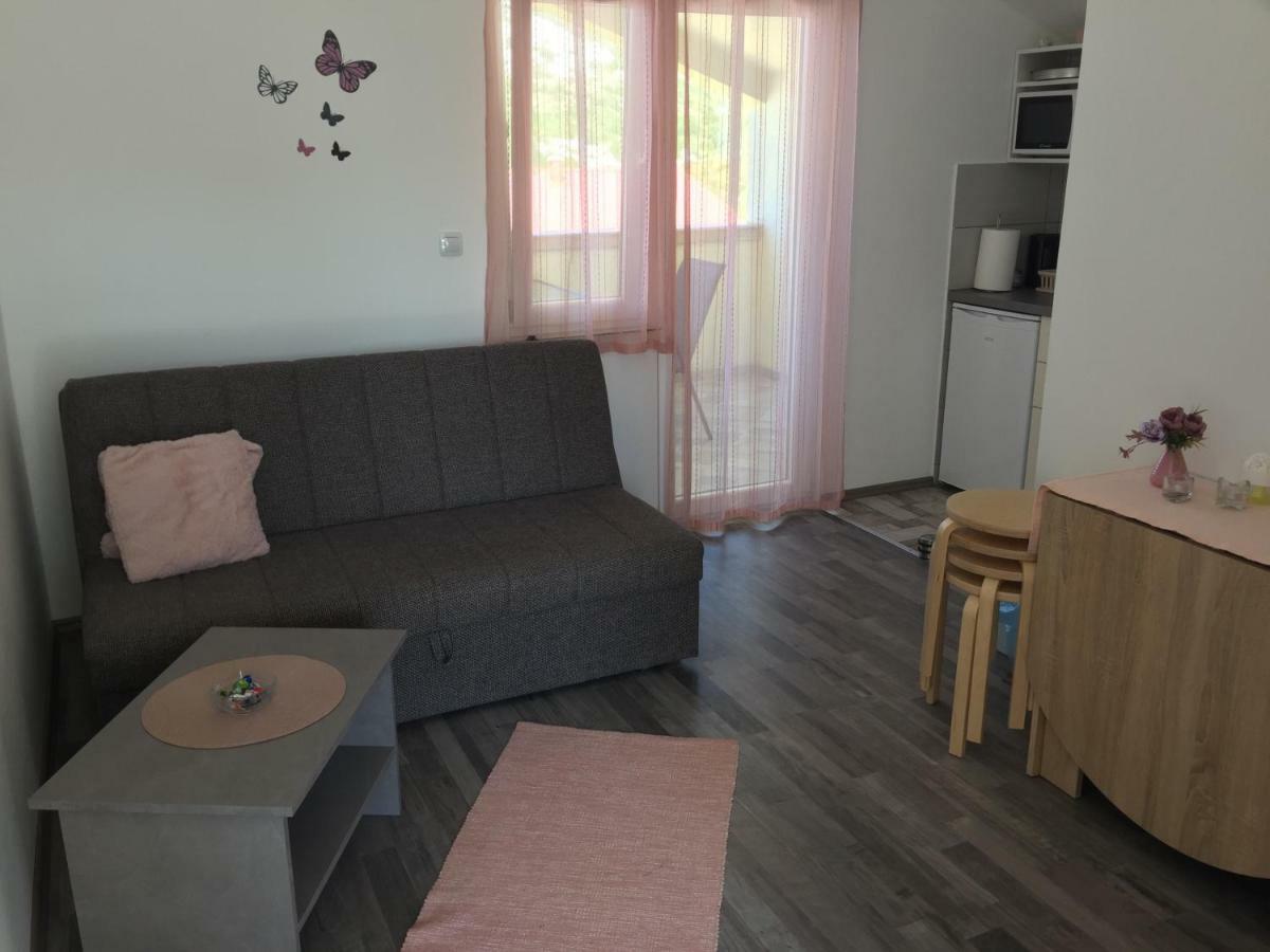 Apartmani Verica Karlobag Luaran gambar