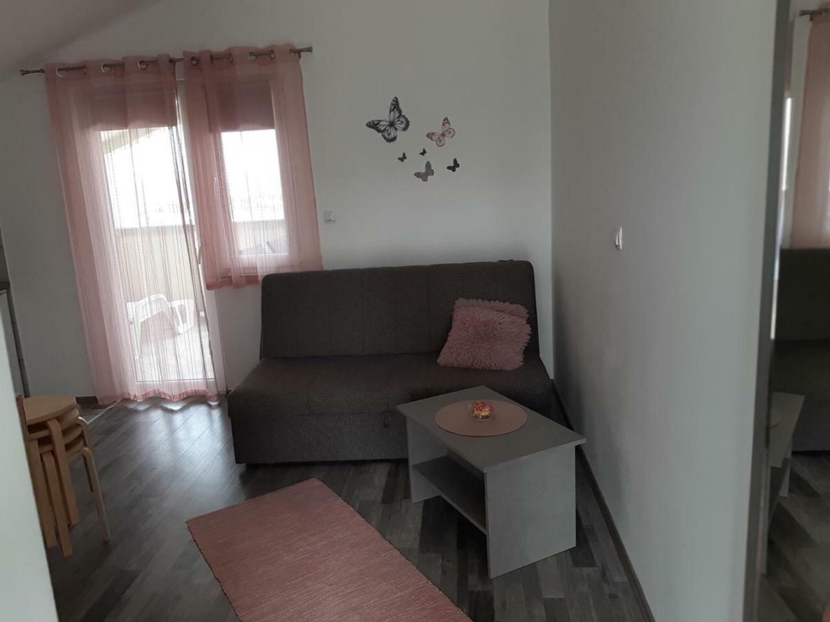 Apartmani Verica Karlobag Luaran gambar