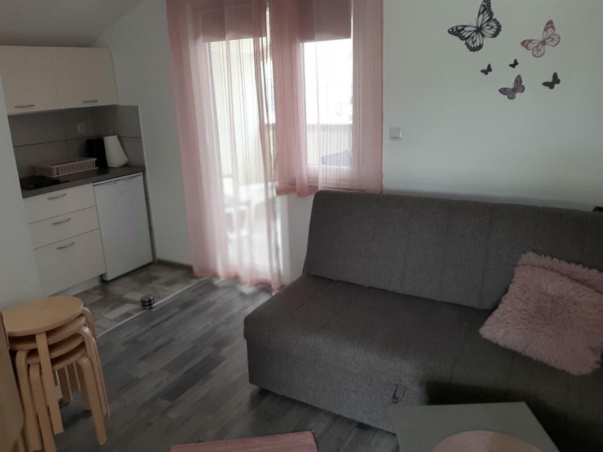 Apartmani Verica Karlobag Luaran gambar