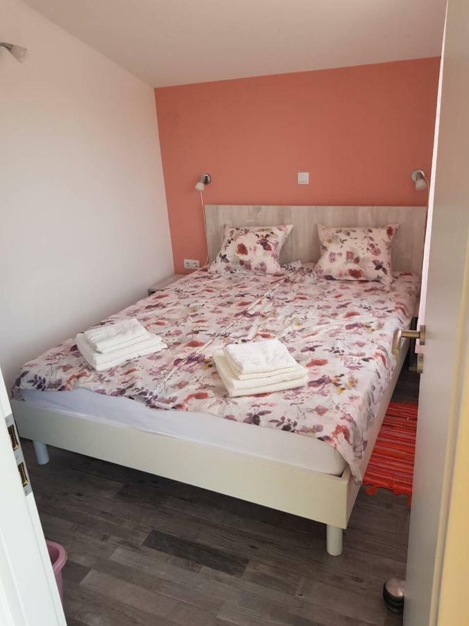 Apartmani Verica Karlobag Luaran gambar