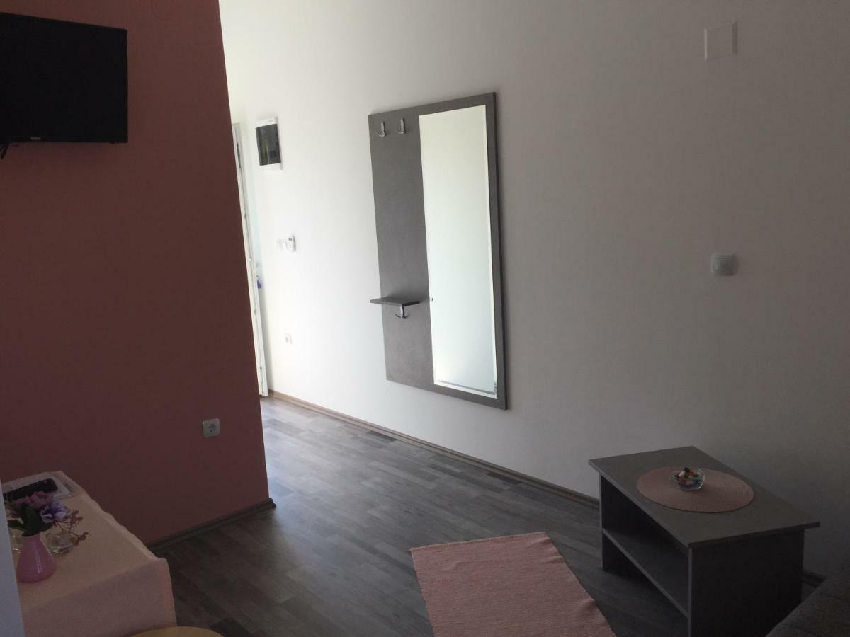 Apartmani Verica Karlobag Luaran gambar