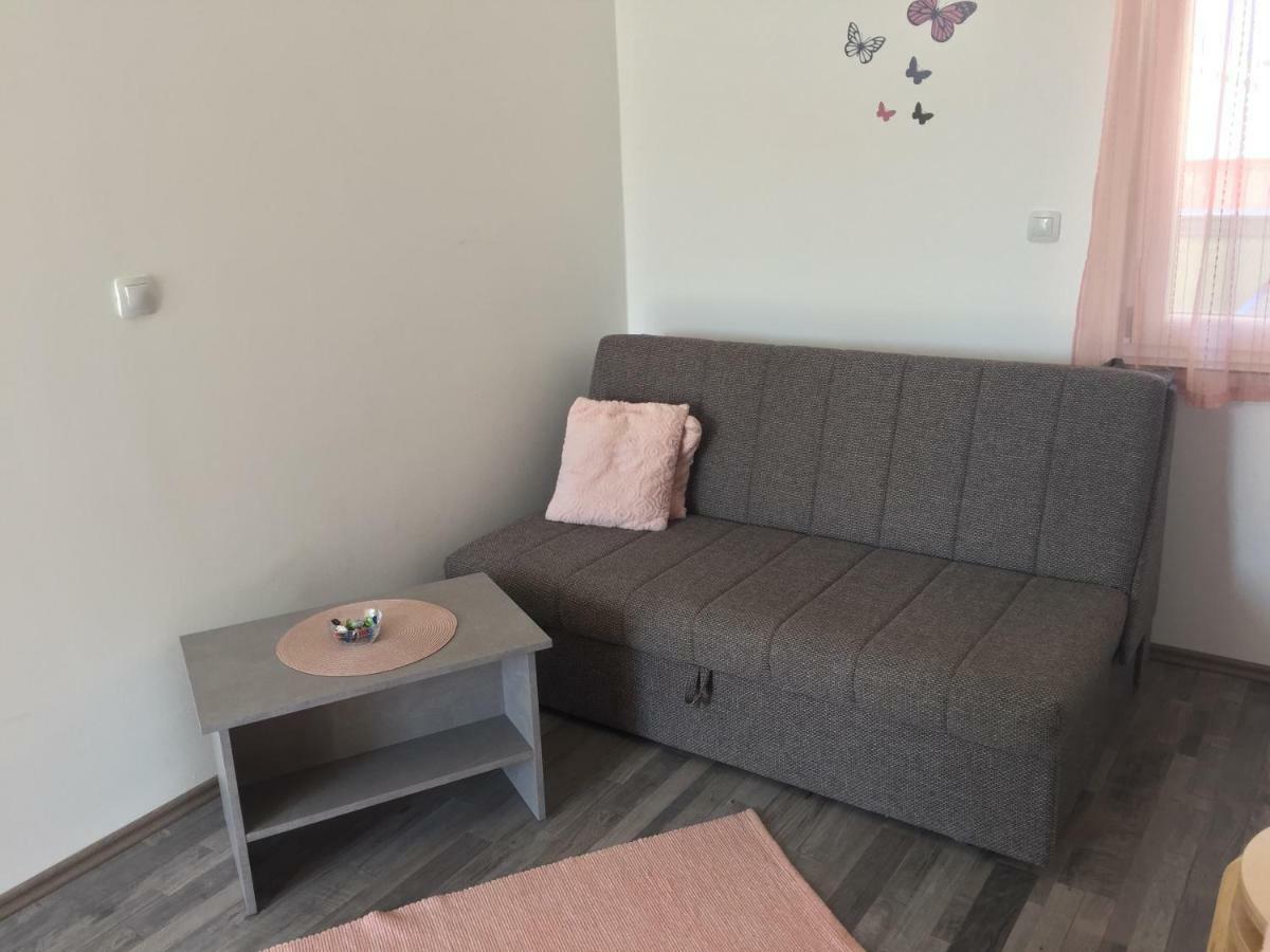 Apartmani Verica Karlobag Luaran gambar