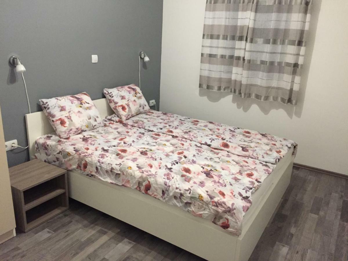Apartmani Verica Karlobag Luaran gambar